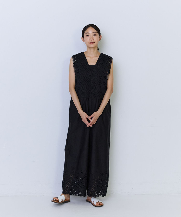 カットワーク刺繍サロペット