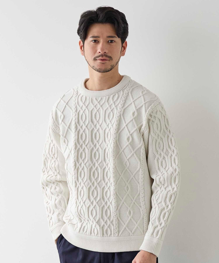 ケーブル編みプルオーバーニット