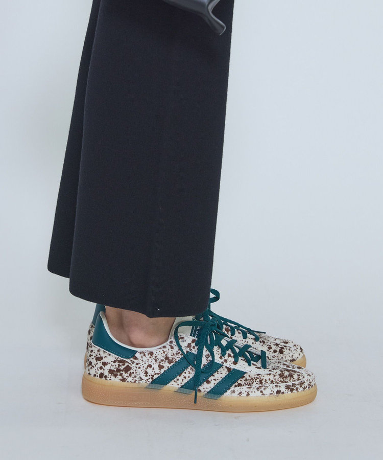 ＜adidas/アディダス＞"HANDBALL SPZIAL W"スニーカー