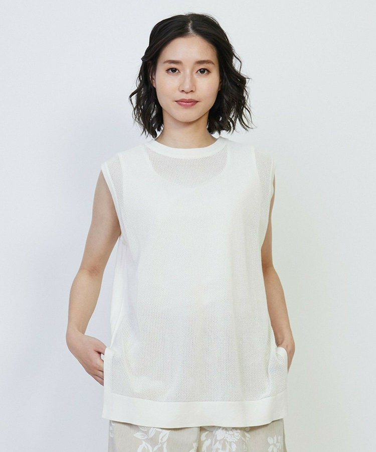 透かし柄ロングベスト